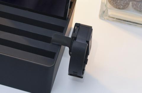 ALLDOCK FitBit holder, sort