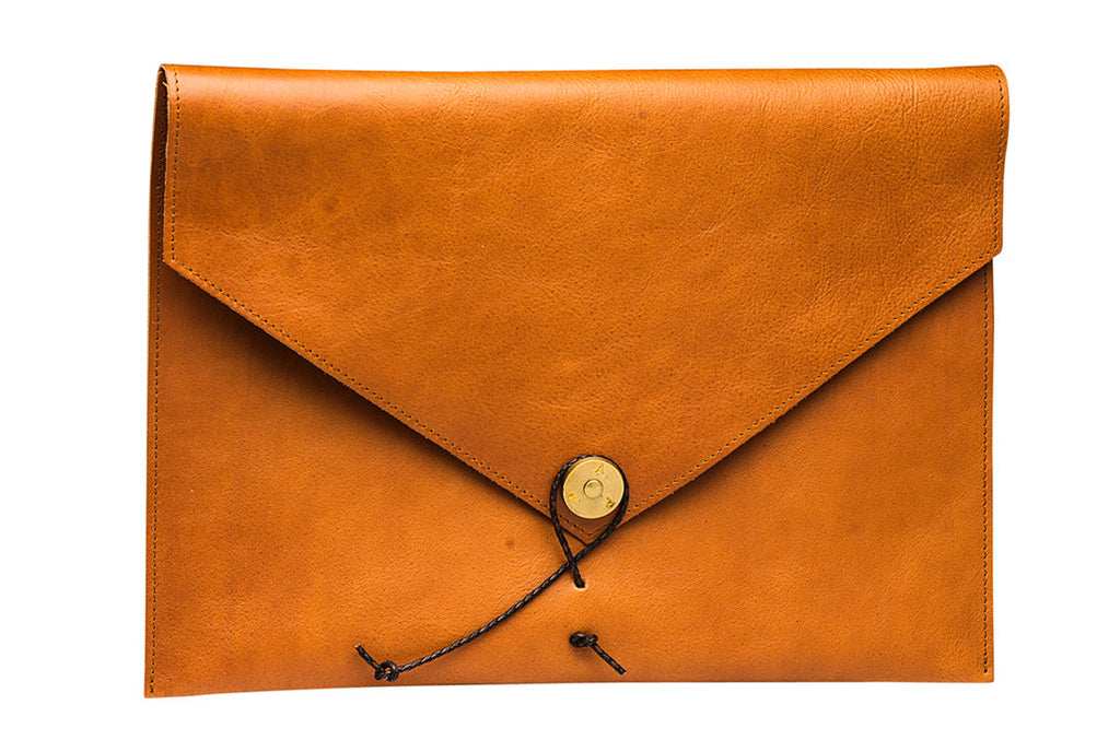 PAP Sanden MacBook 12 Cognac